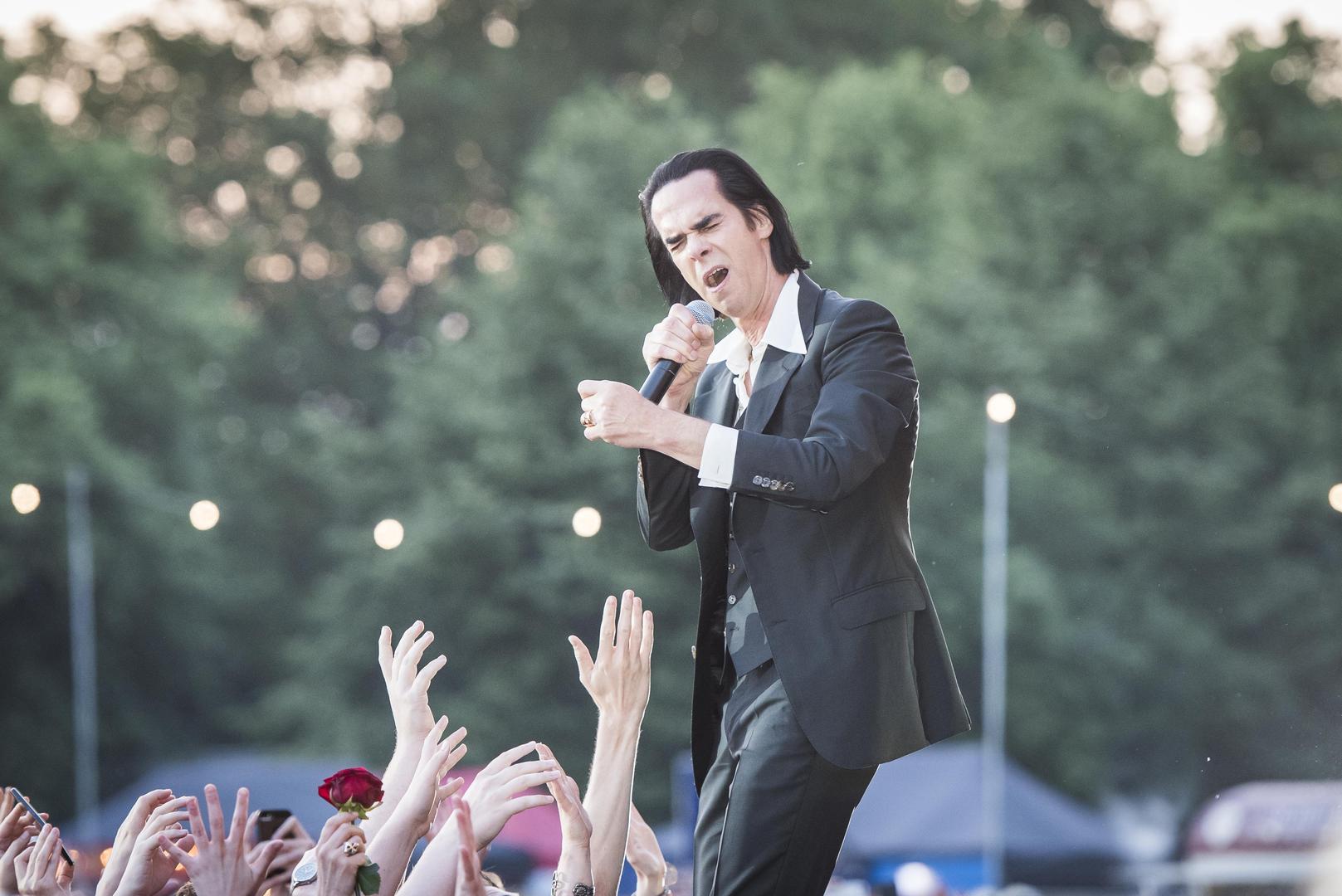 4. Nakon tragične pogibije sina Nick Cave snimio je najosobniji album karijere te u duhovnoj groznici niže teme o kojima je teško i govoriti, a kamoli pjevati. Album “Ghosteen” zaslužuje ne samo poštovanje nego je i dobacio do novih vrhunaca pjesničkog autoegzorcizma.