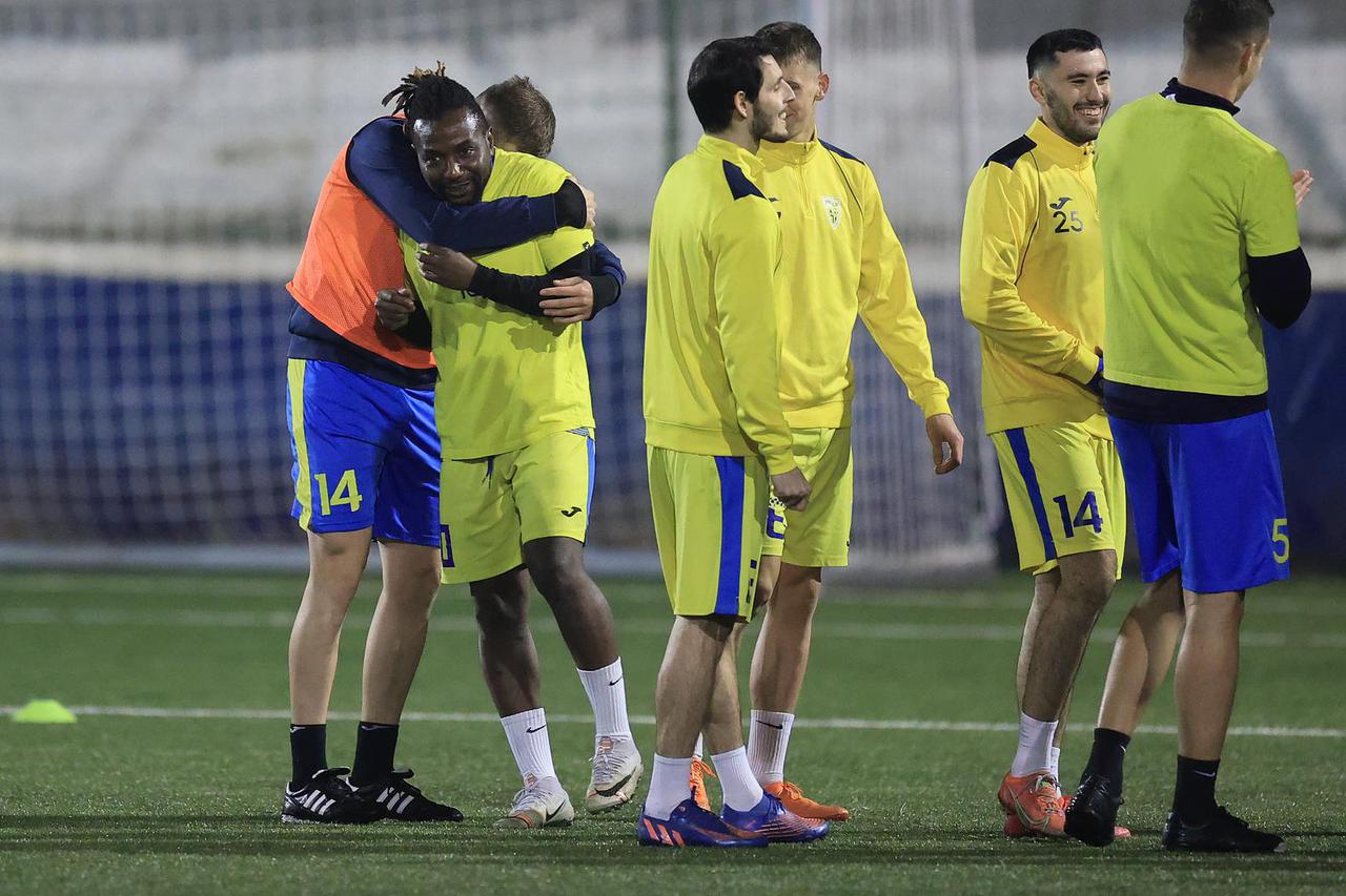 Zapreši?:  Patrice Kwedi na treningu NK Intera