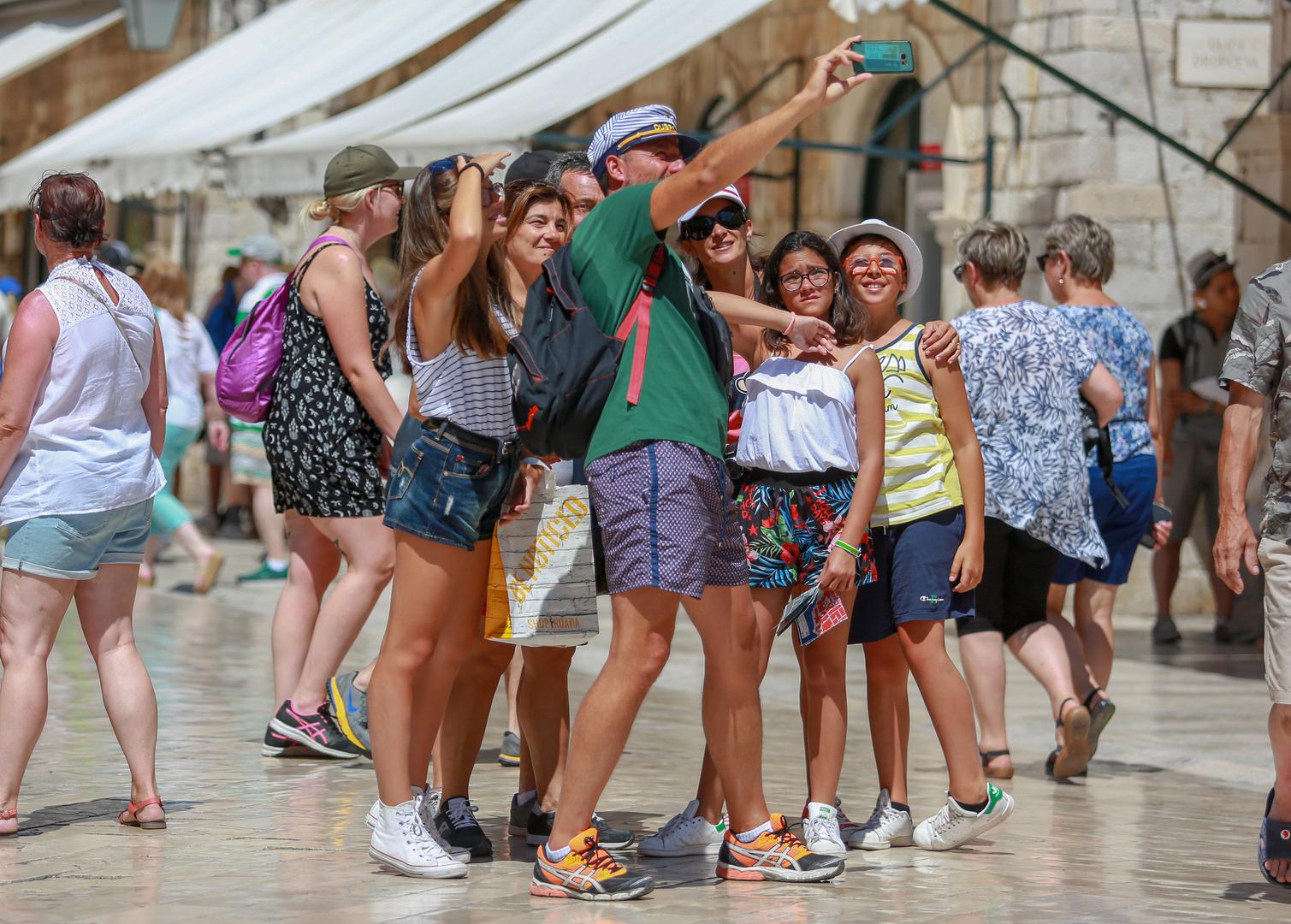 Tzv. mali iznajmljivači u djelatnosti turističkog smještaja porezno su opterećeni manje i od studenata, s najviše 300 kuna godišnje po krevetu