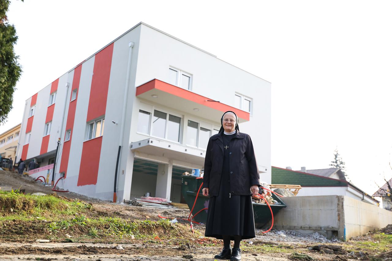 Zagreb: Časna sestra Finka Tomas svakodnevno obilazi gradilište budućeg prihvatilišta za bolesnike