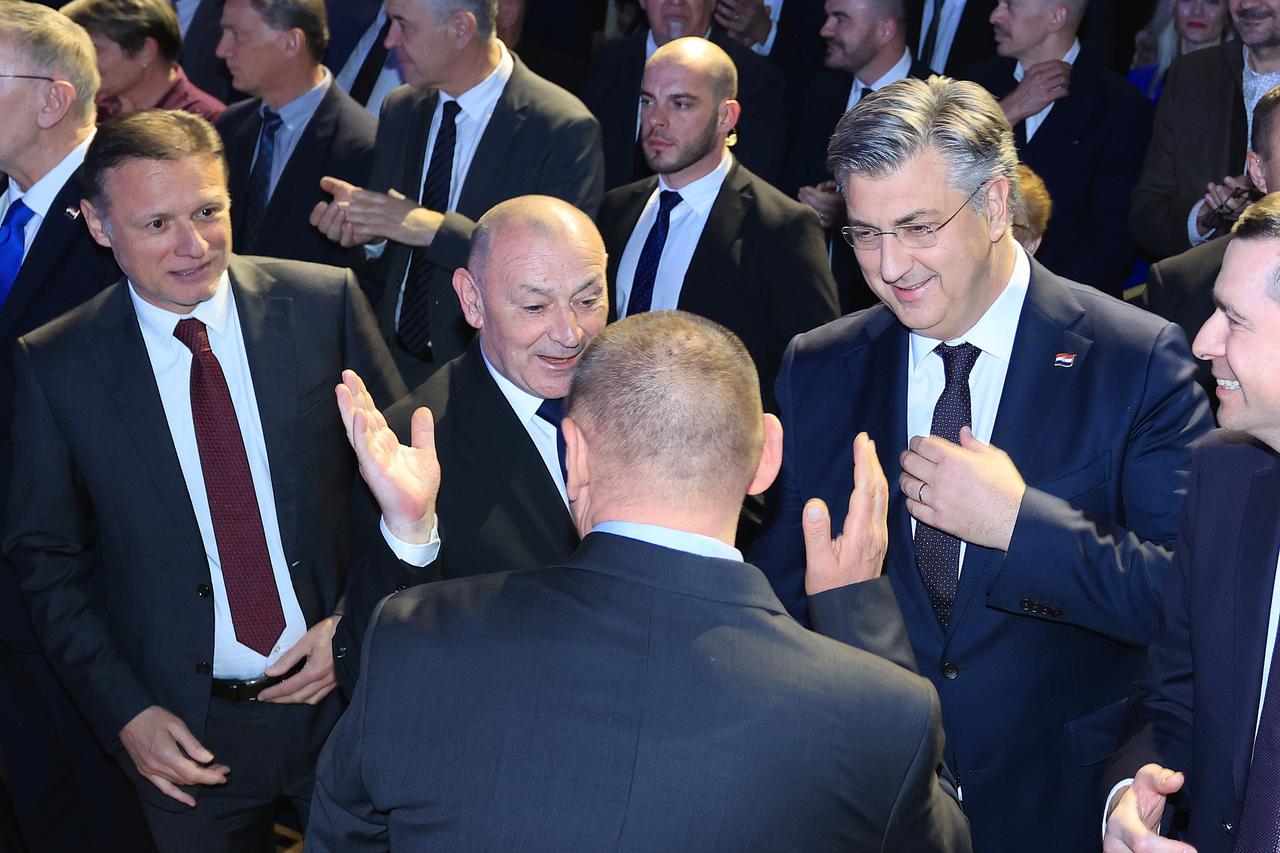 Zagreb: Organizacije gradskih četvrti HDZ-a svečanim skupom obilježile su 34. obljetnicu osnutka