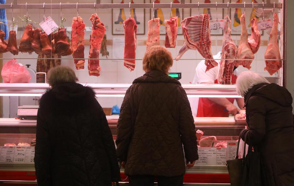 Najavljeno smanjenje PDV-a na brojne proizvode i usluge, hranu, plin, higijenske uloške...