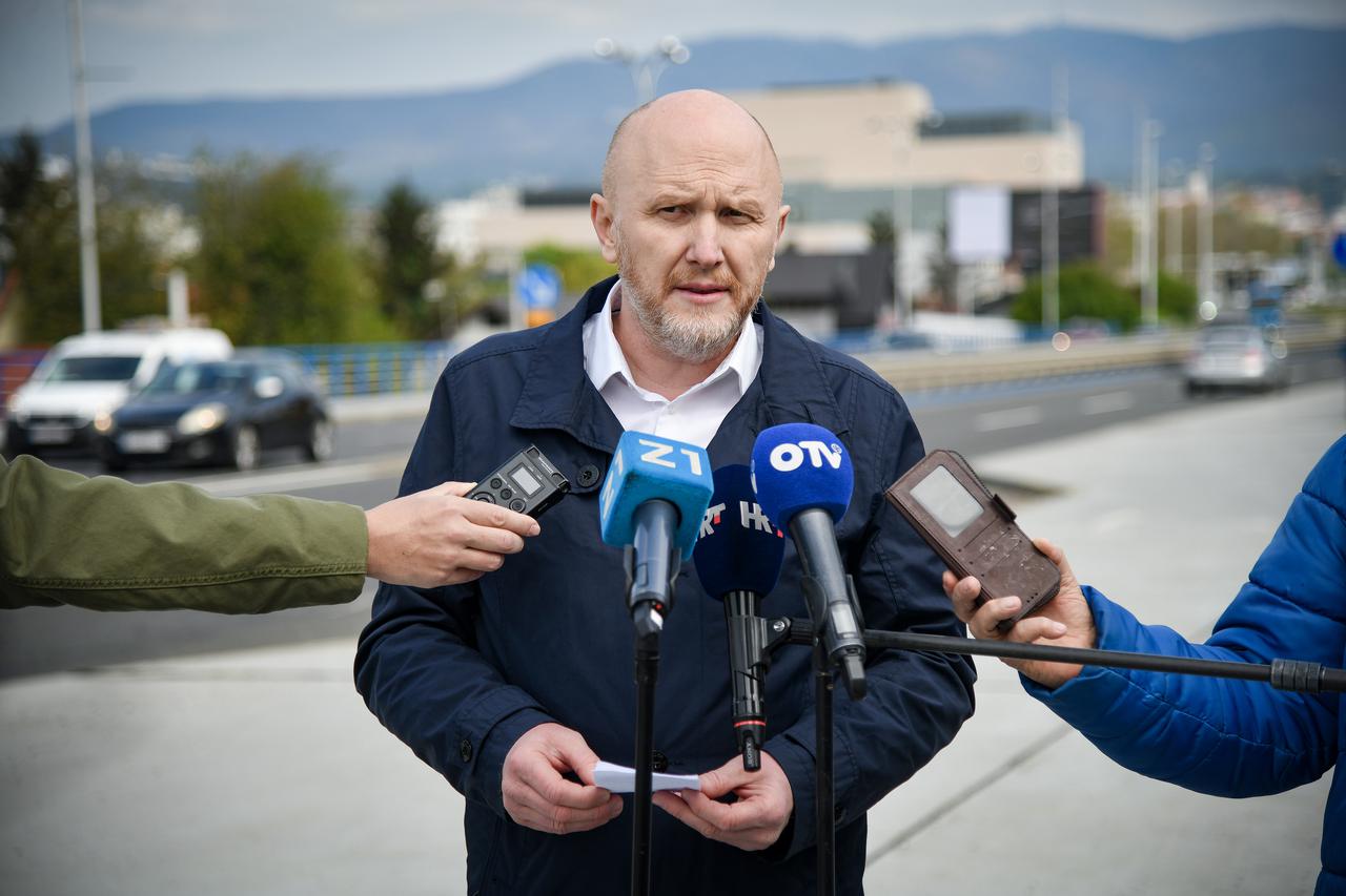 Zagreb: Renato Petek održao konferenciju za medije na Mostu slobode
