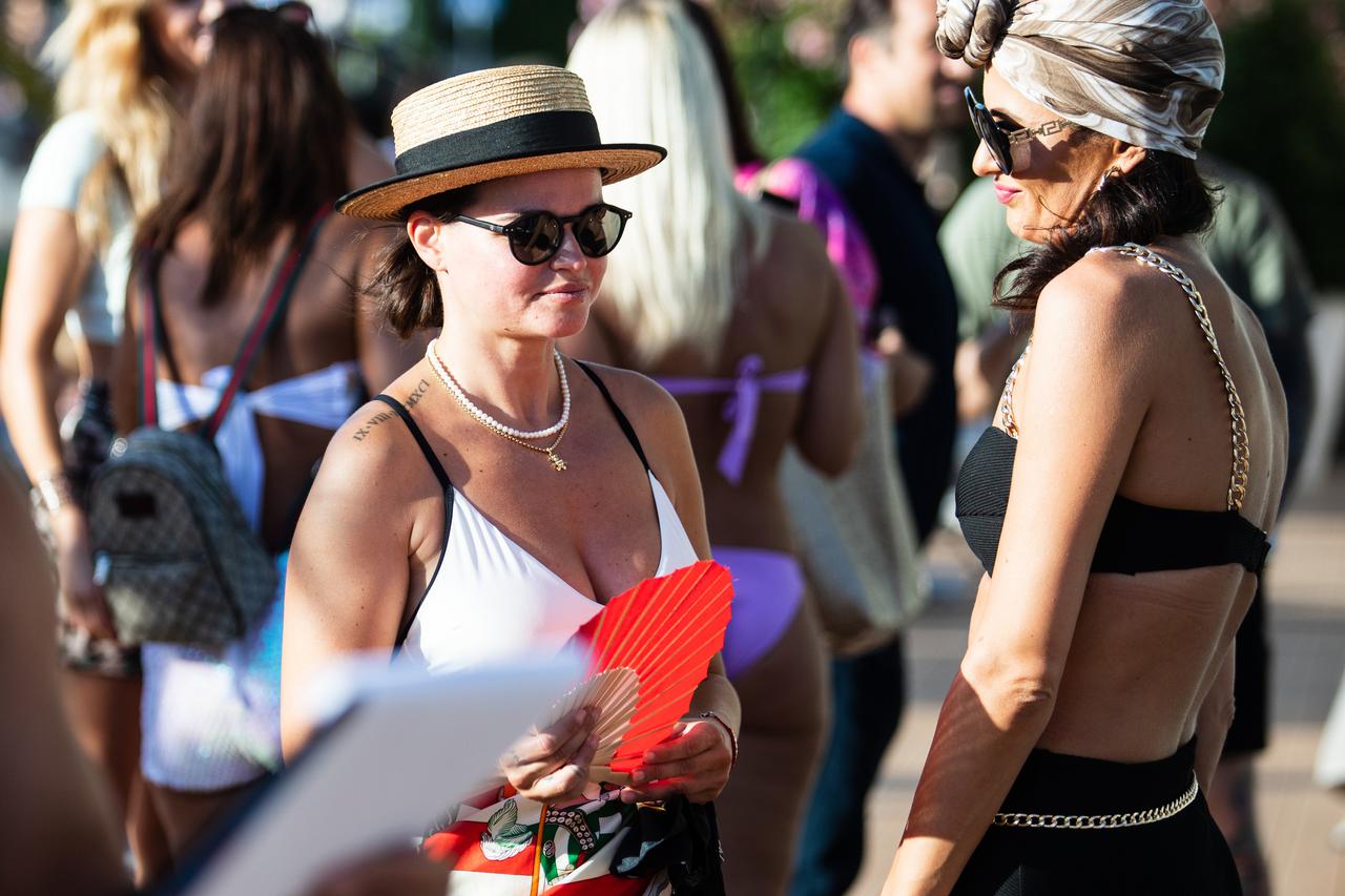 Split: U hotel Radisson Blu Resort & Spa održan Cosmopolitan pool party