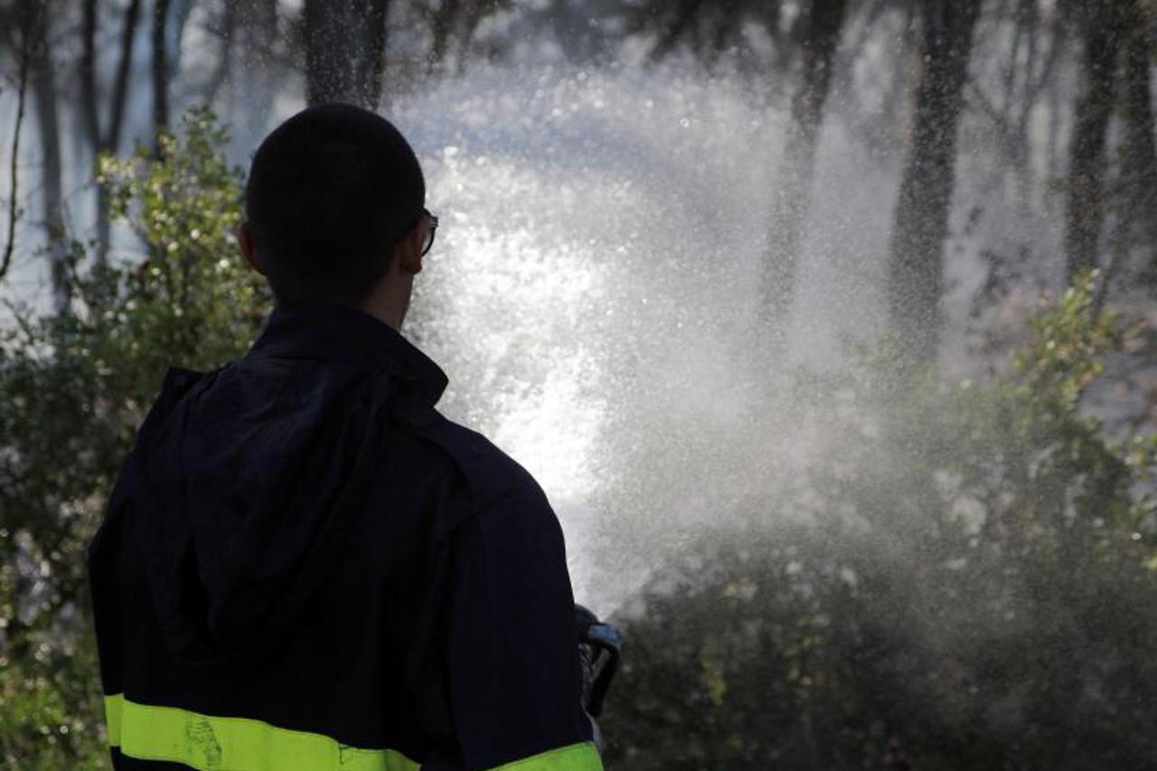 požar, šibenik, vatrogasci, vatra (1)