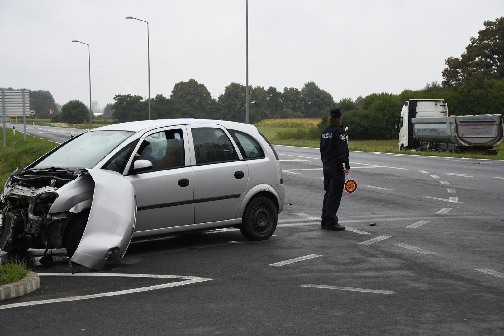 U jutrašnjoj naizgled teškoj prometnoj nesreći srećom nitko nije stradao.