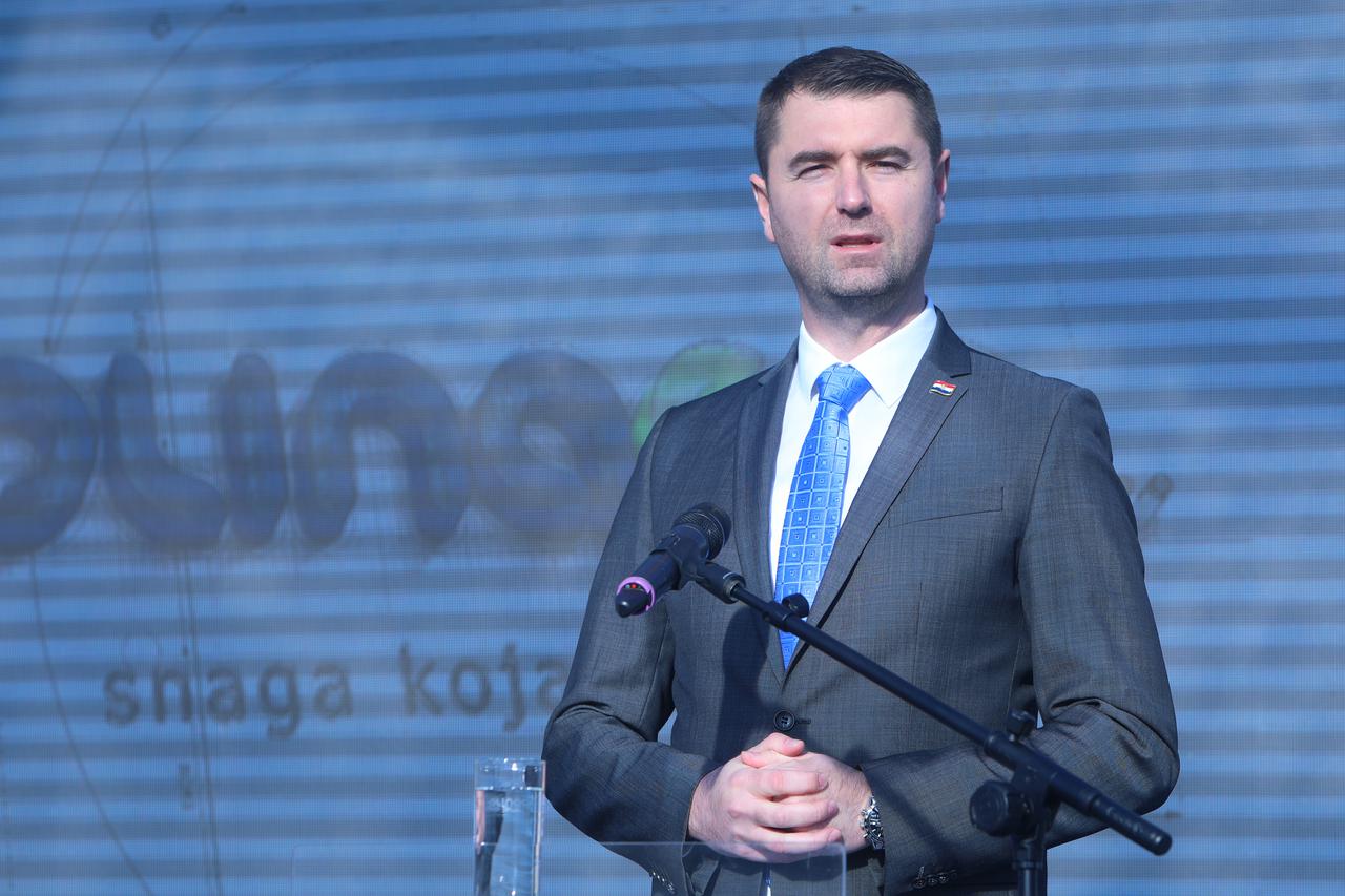Svečano otvoreni radovi na plinovodu Zlobin-Bosiljevo
