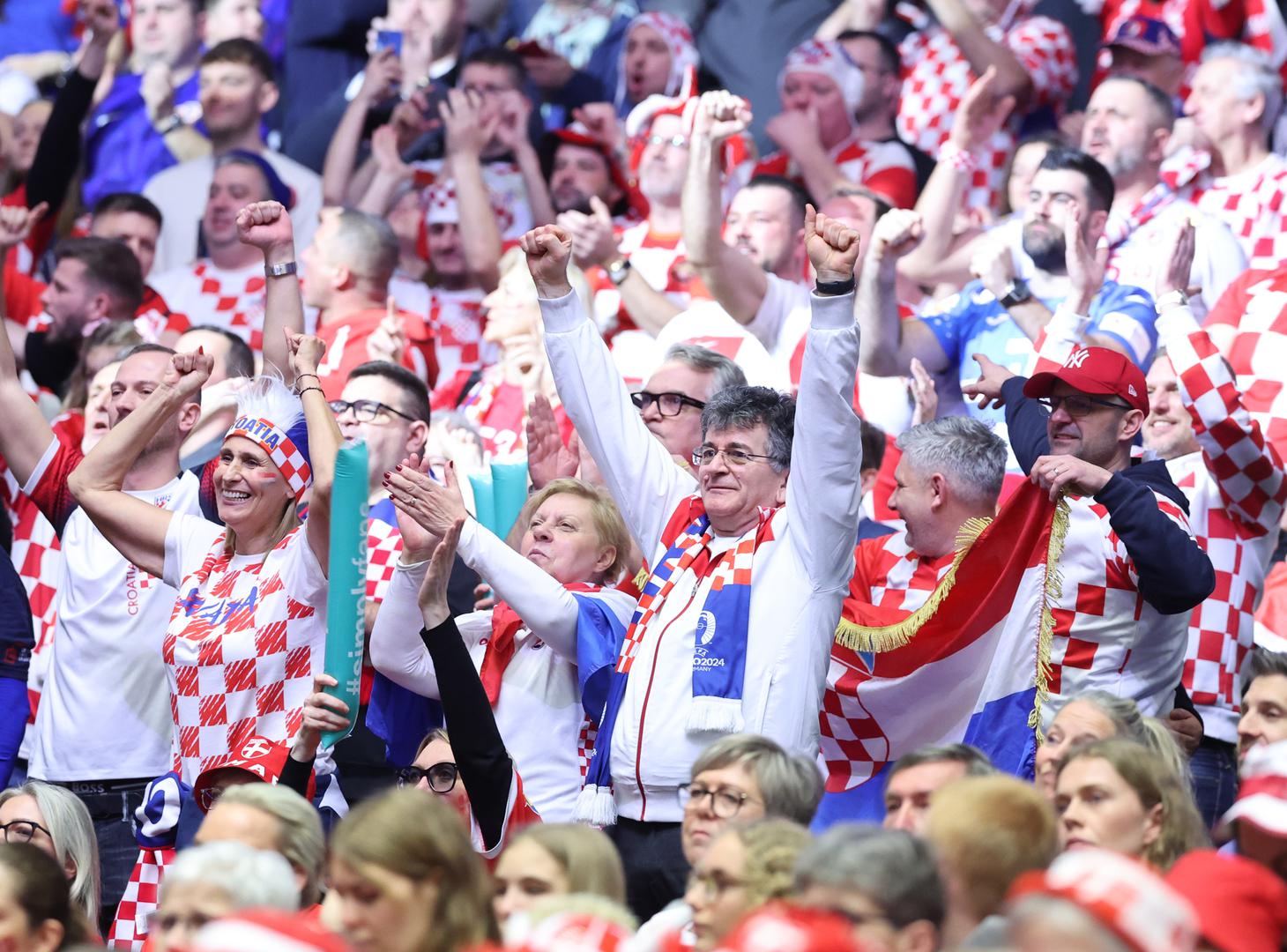 Danci su otvoreno navijali za Island i zviždali potezima Hrvatske