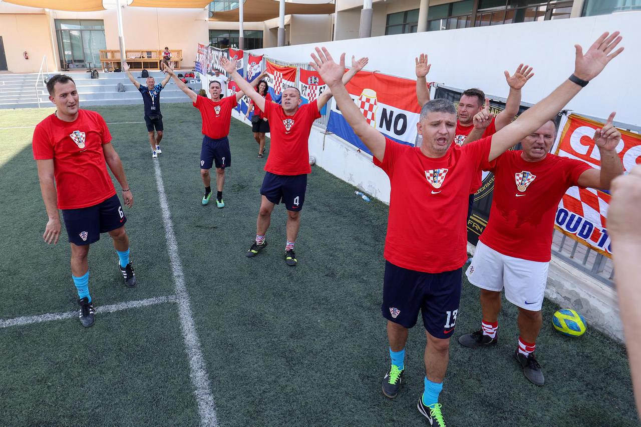 KATAR 2022 - Hrvatski navijači slavili su u dvoboju protiv meksičkih navijača