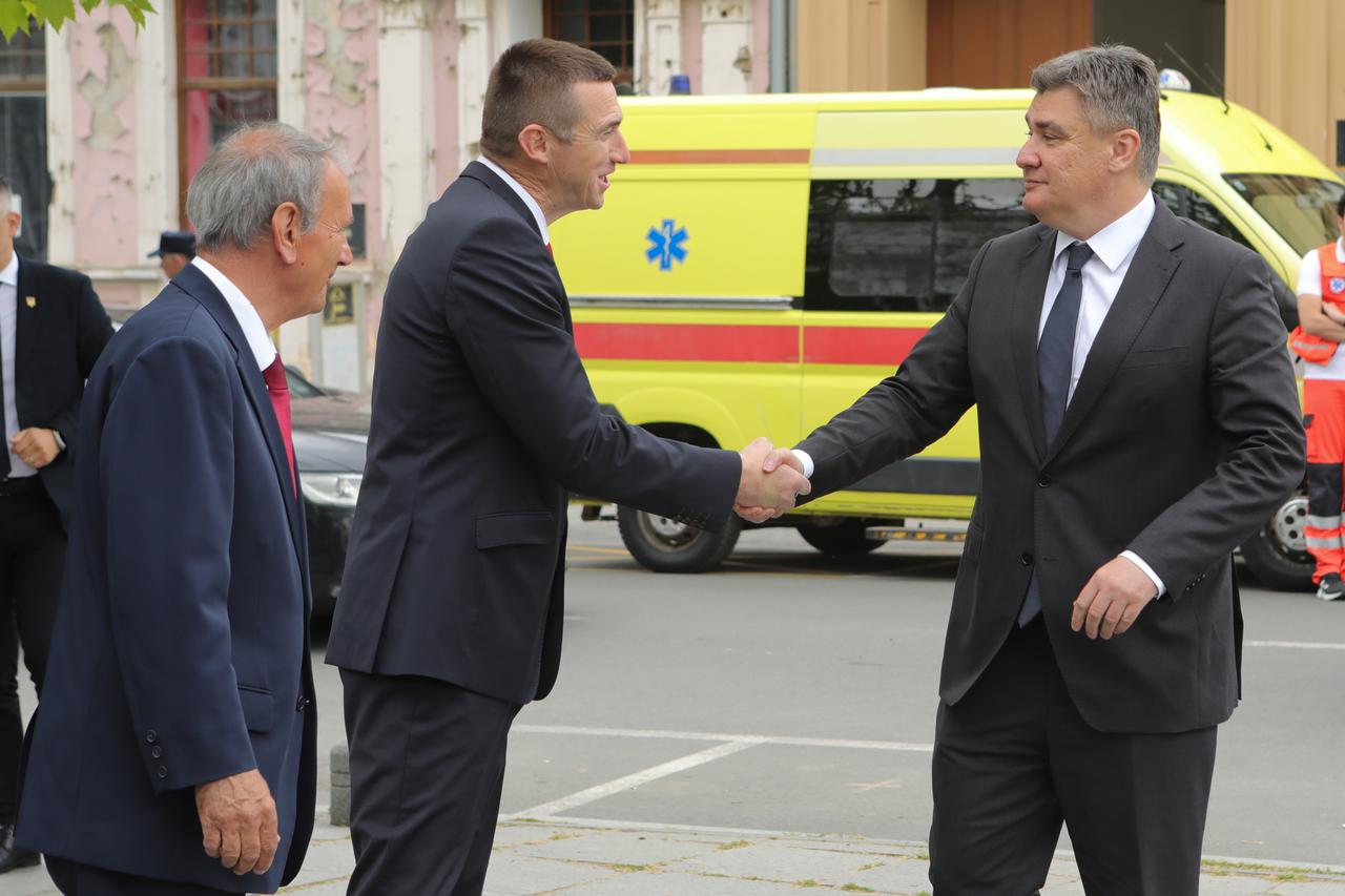 Vukovar: Svečanom sjednicom obilježen Dan Grada Vukovara kojoj je nazočio i predsjednik Milanović