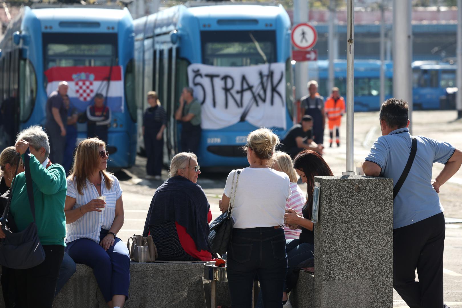 Županijski sud u Zagrebu proglasio je štrajk u ZET–u nezakonitim. Odvjetnik koji zastupa sindikate javnih prijevoznika rekao je da će se promet djelomično vratiti u funkciju.
