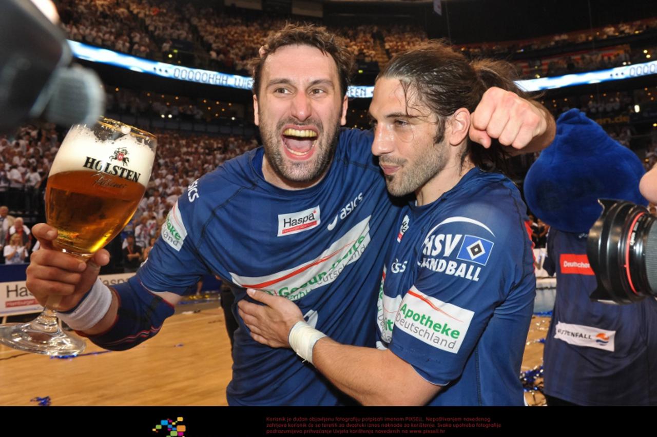 '11.05.11, O2 World, Hamburg, GER, HBL,  HSV Hamburg vs VfL Gummersbach,  im Bild   Igor Vori (Hamburg #09) jubelt mit Bertrand Gille (Hamburg #14) ueber den Meistertitel Foto © nph/ Witke'