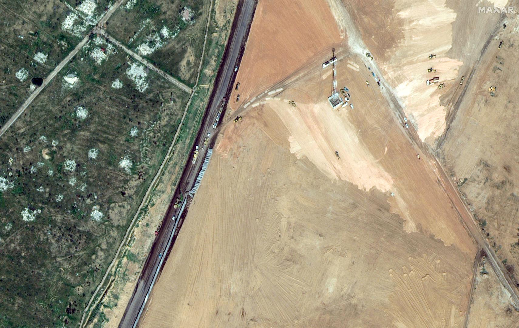 A satellite image shows the construction of a wall along the Egypt-Gaza border near Rafah, February 15, 2024. Maxar Technologies/Handout via REUTERS    THIS IMAGE HAS BEEN SUPPLIED BY A THIRD PARTY. NO RESALES. NO ARCHIVES. MANDATORY CREDIT. DO NOT OBSCURE LOGO. Photo: MAXAR TECHNOLOGIES/REUTERS