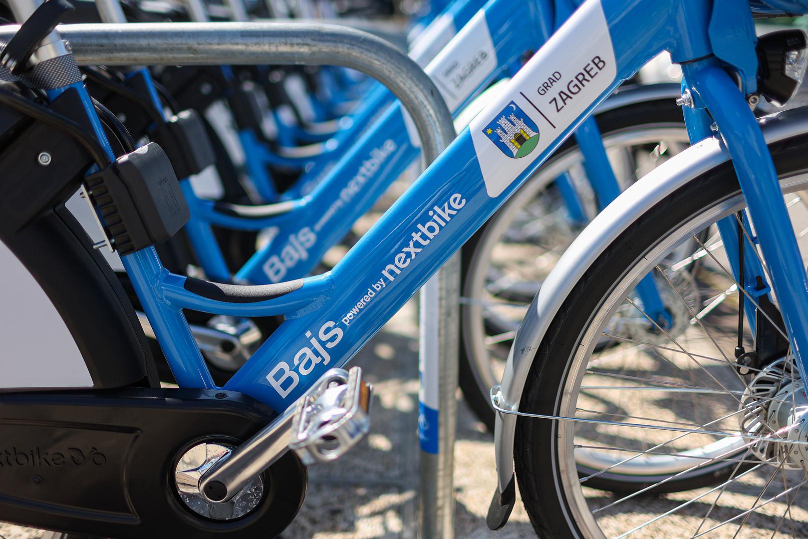 Stanice će biti, za razliku od ranije, i po kvartovima. – Primjerice, stanica će biti uz neku od velikih zgrada u Novom Zagrebu, tamo ćete uzeti Bajs, doći do prve stanice javnog prijevoza i nastaviti dalje s njim, kada završite s vožnjom javnim prijevozom, uzet ćete drugi Bajs i doći do finalne lokacije – pojasnio je Tomašević.