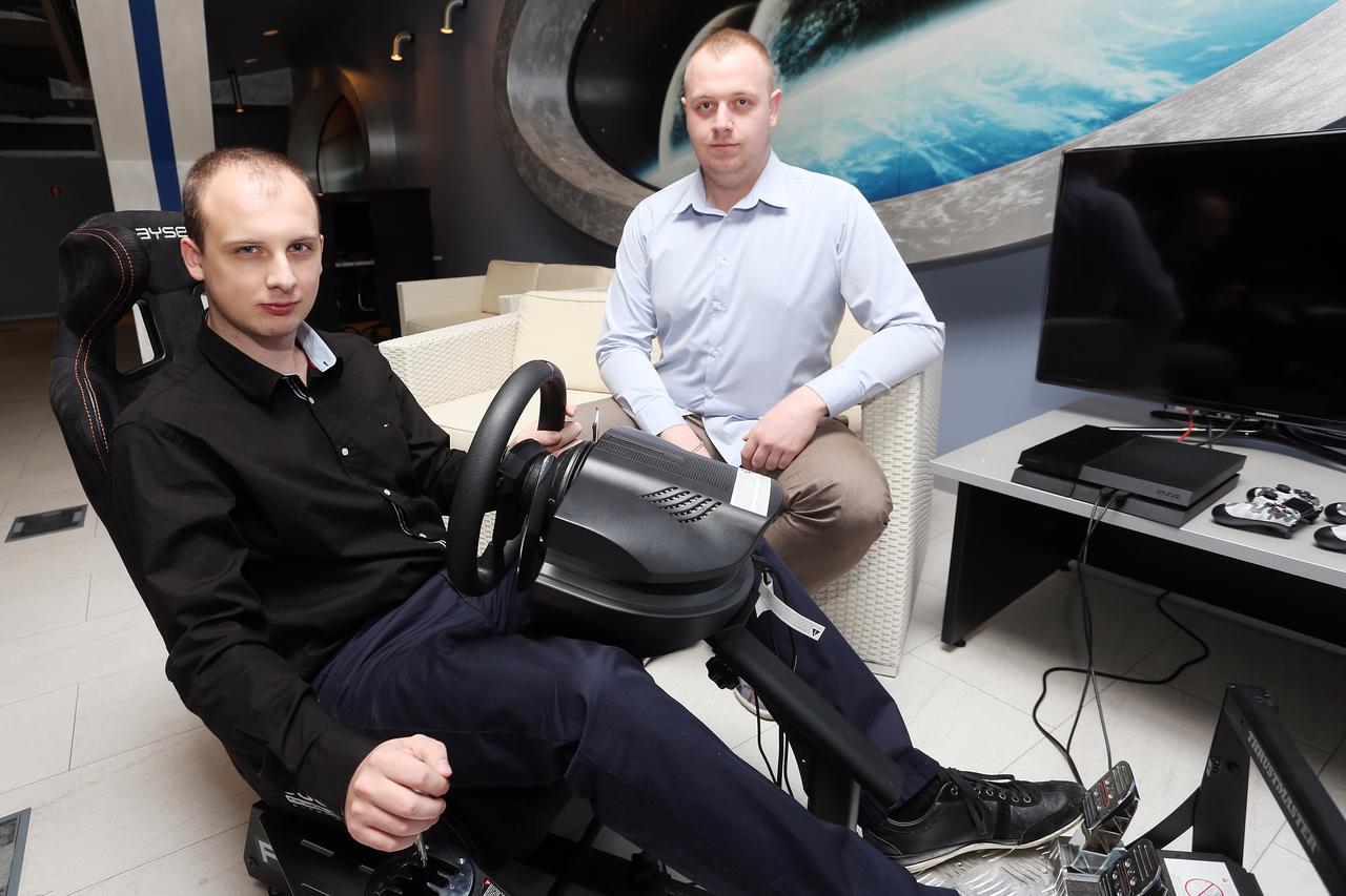 09.02.2016., Karlovac - Informaticka igraonica Warp Omega vlasnika Marka Vukovica. Photo: Kristina Stedul Fabac/PIXSELL