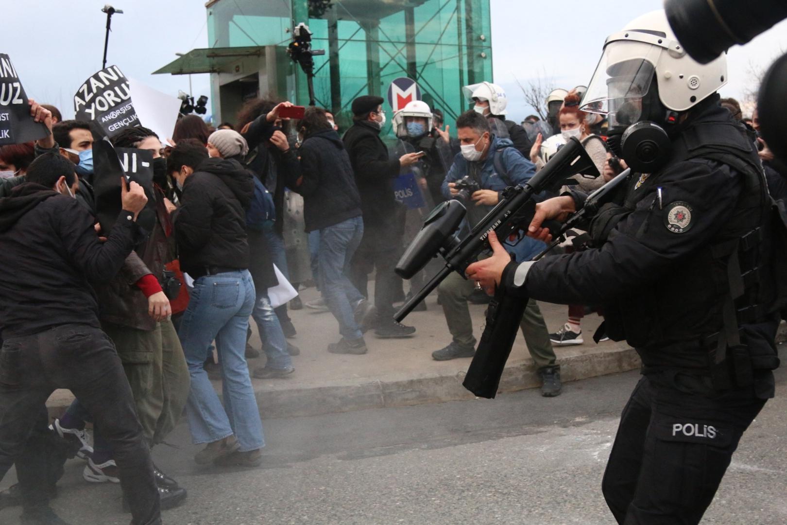 Riot Police Break Up Student Protest - Istanbul Thousands of riot police used rubber bullets, tear gas and batons on Tuesday to break up the latest in a series of demonstrations by students in Istanbul’s Kadikoy district, causing injuries to dozens of protesters. Over the past month students and academics at Bogazici University have been protesting against the appointment of a new rector, Melih Bulu, who was given the post on January 1 by President Recep Tayyip Erdogan. Istanbul, Turkey, February 2, 2021. Photo by Depo Photos/ABACAPRESS.COM Depo Photos/ABACA /PIXSELL