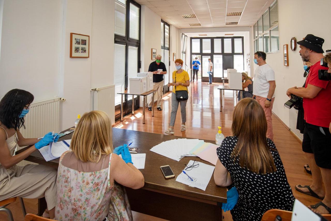 Pula: Epidemiološke mjere zaštite na biralištu u Vodotornju