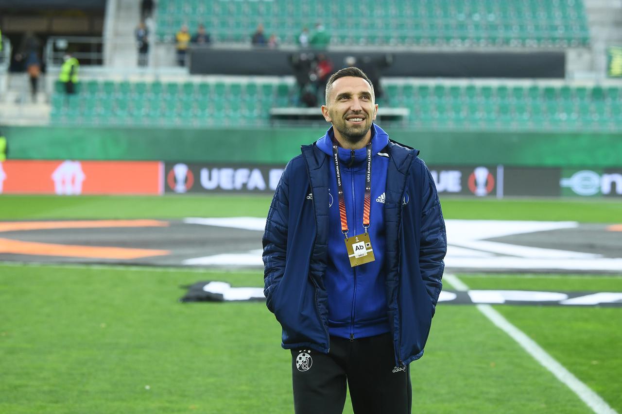 Zagrijavanje nogometaša uoči početka utakmice Europske lige između Rapida i Dinama