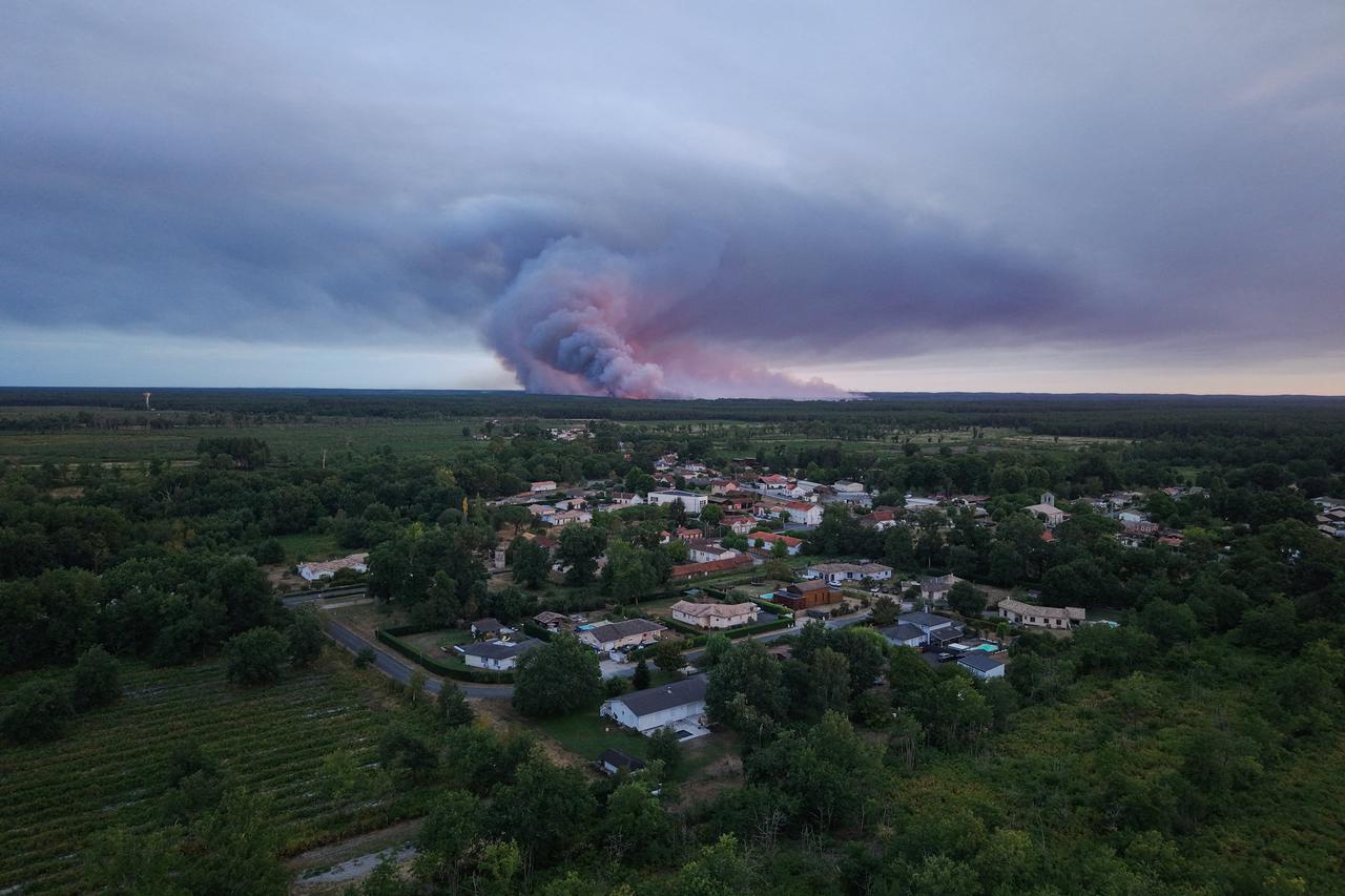 Wildfire in Saumos near Lacanau