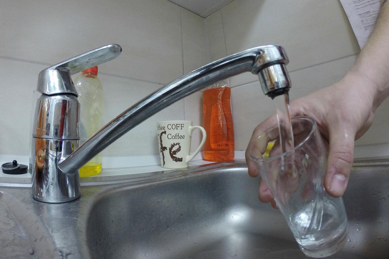 11.03.2014., Zagreb - Novom uredbom Vlade RH jedan kubni metar vode poskupjeti ce za 1,5 kunu. Povecanje je to naknade od oko 120 posto te ce tako sada nova cijena biti 2,85kn. Uredba stupa na snagu 1. travnja. Photo: Borna Filic/PIXSELL