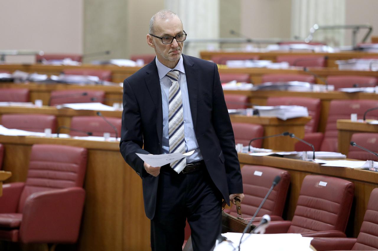 25.11.2016., Zagreb - Sabor je i danas sjednicu nastavio stankom na trazenje zastupnika. Robert Podolnjak. Photo: Patrik Macek/PIXSELL