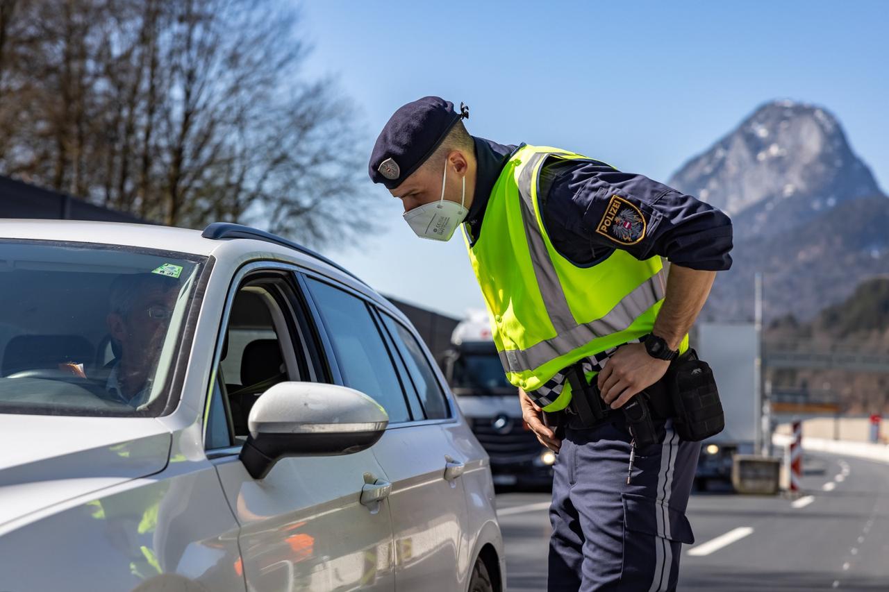 AUT, Coronavirus Pandemie, Ausreisetest Tirol