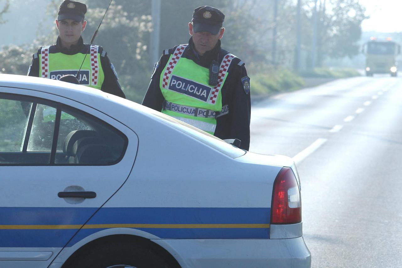 policija