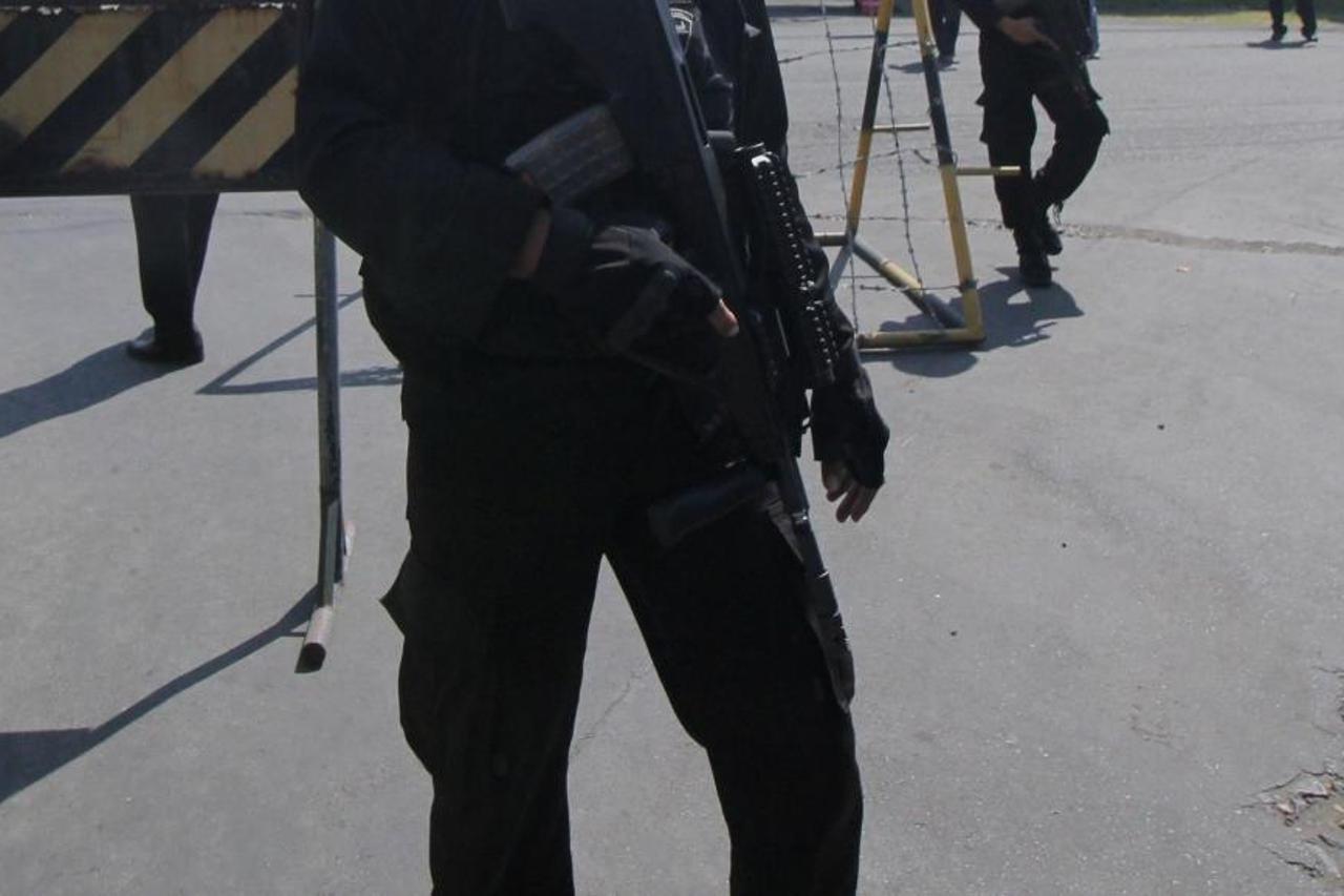 napad policija