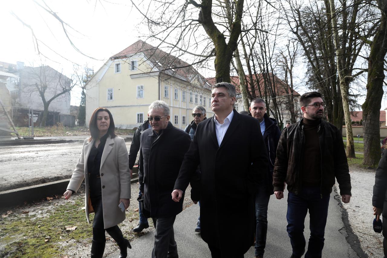 Predsjednik Milanović obišao je potresom uništen centar grada Petrinje 