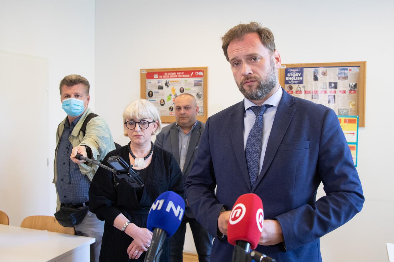 Zagreb: U SD Cvjetno otvoren ured gdje građani moći predati zahtjev za državne stanove