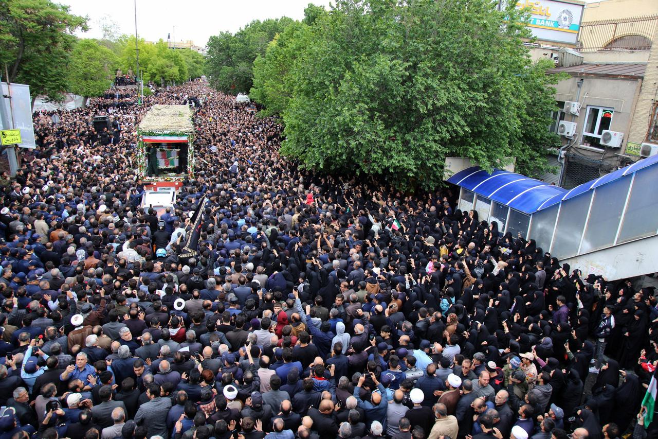 Pogrebna procesija u Tabrizu u Iranu zbog smrti predsjednika