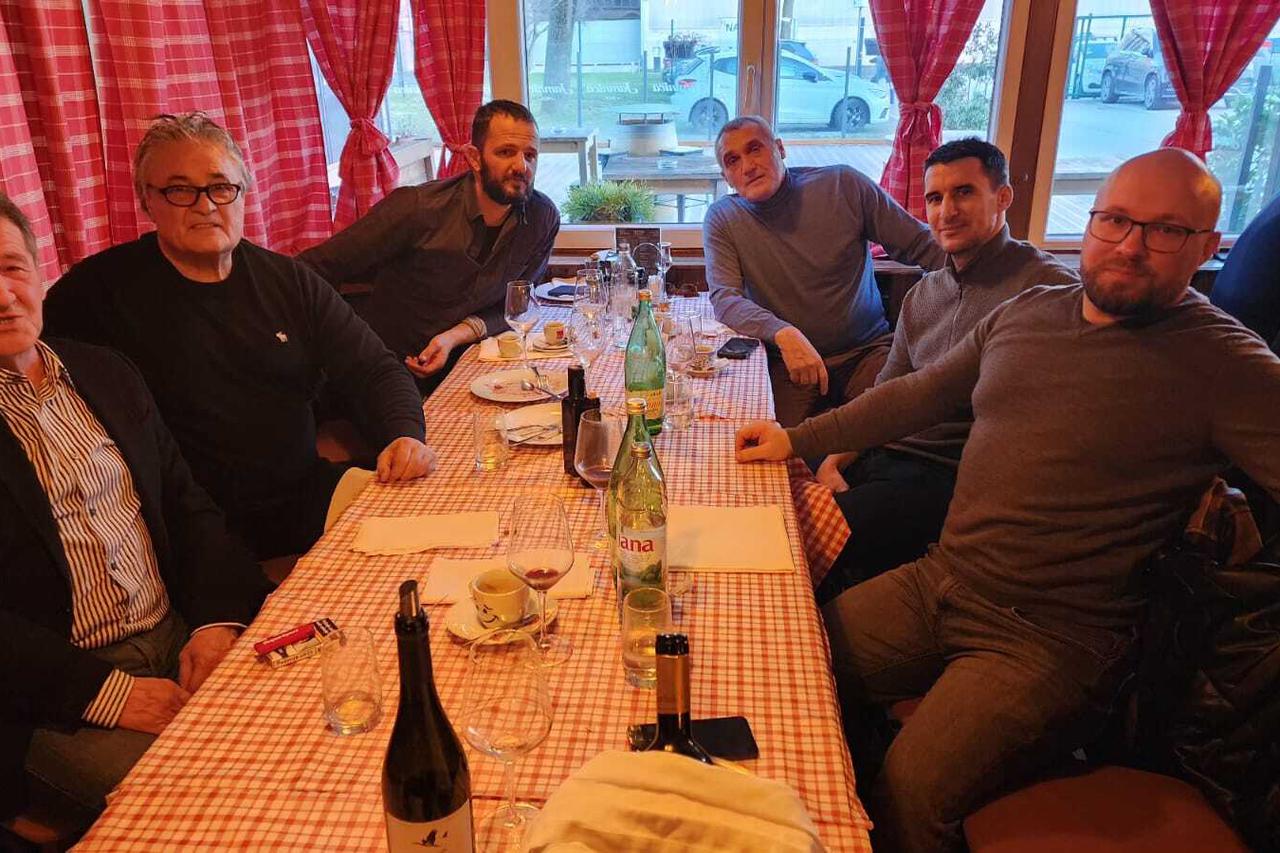 S lijeva na desno – Mustedanagić, Borgudan, Durmiš, Cvjetković, Čale I Klepić "Kod Vukušića"