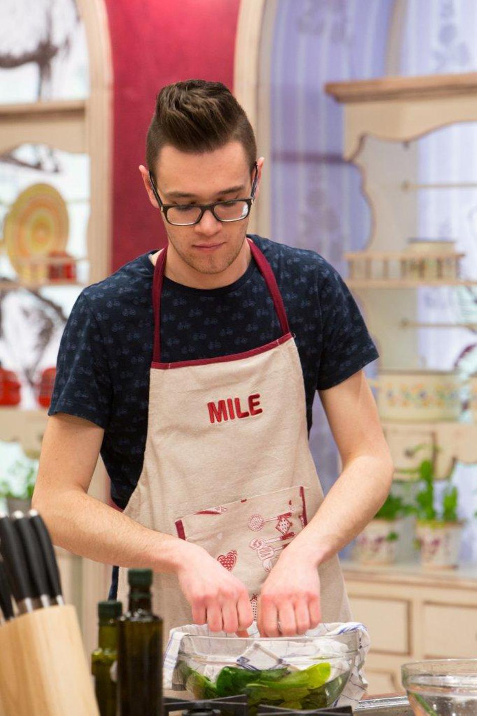 Tri , dva, jedan - kuhaj