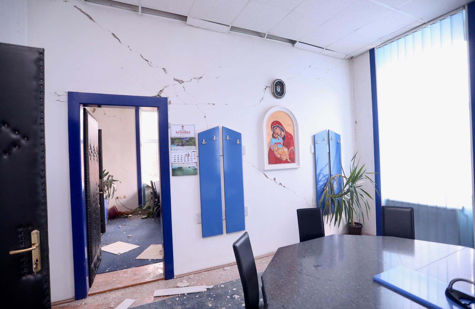 23.04.2022., Ljubinje, Bosna i Hercegovina  - Epicentar potresa u Ljubinju nedaleko od Stoca gdje je najvise stradala zgrada opcine. Photo: Ivo Cagalj/PIXSELL