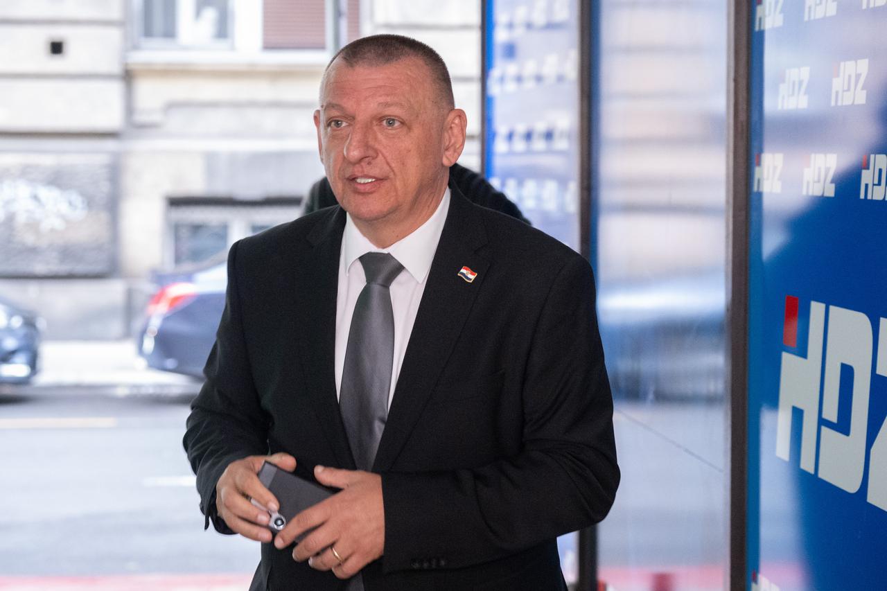 Zagreb: Dolazak u GO HDZ-a Grada Zagreba na Zajedničku sjednicu Predsjedništva i Nacionalnog odbora HDZ-a