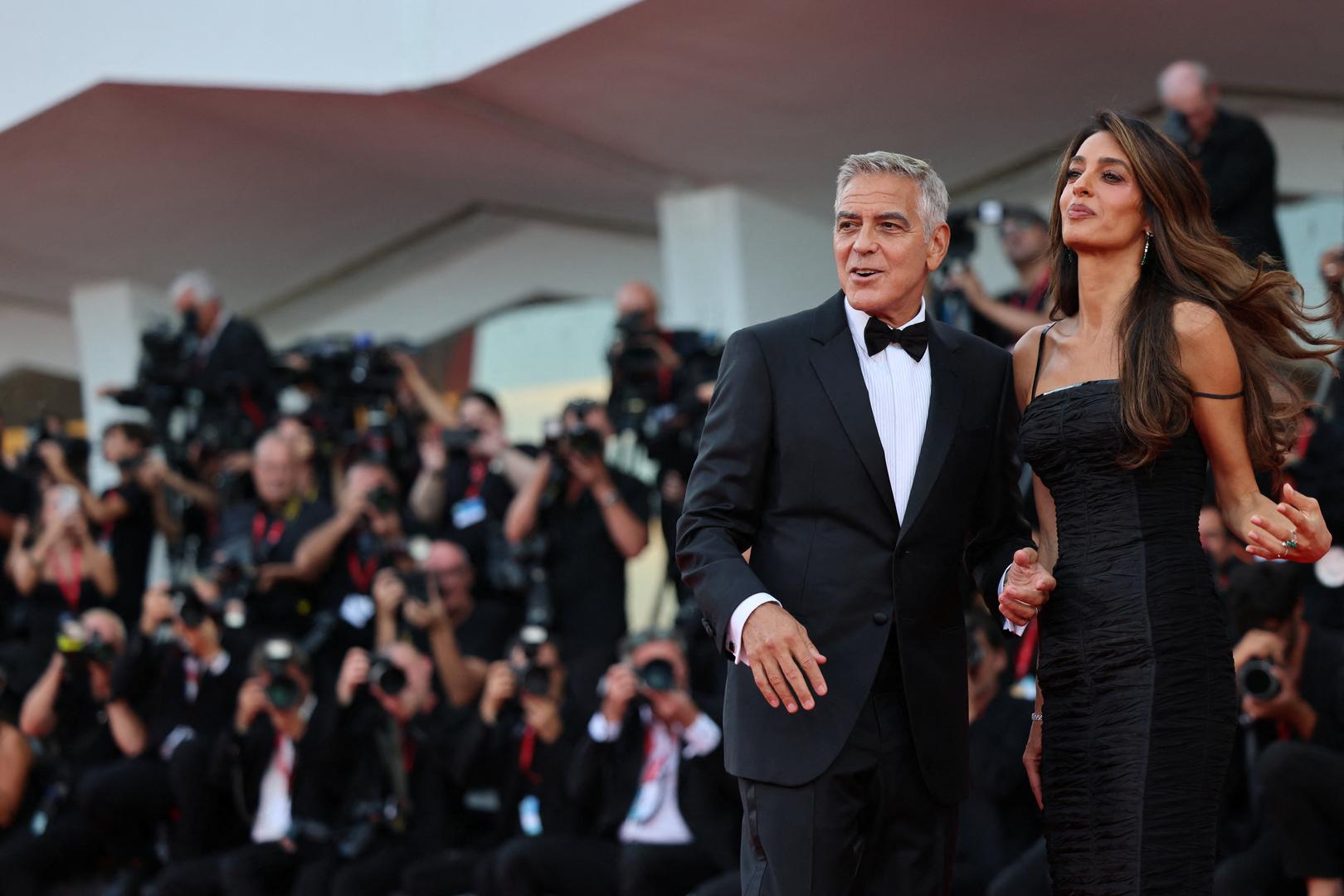 Clooney je na crveni tepih stigao u pratnji supruge Amal