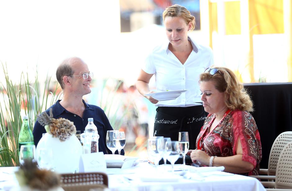 22.07.2015., Umag - 26. atp teniski turnir. Lord Nicholas Windsor vecerao je u drustvu novinarke Vecernjeg lista Tanjom Bozic u restoranu Nasa Kuzina. Photo: Slavko Midzor/PIXSELL