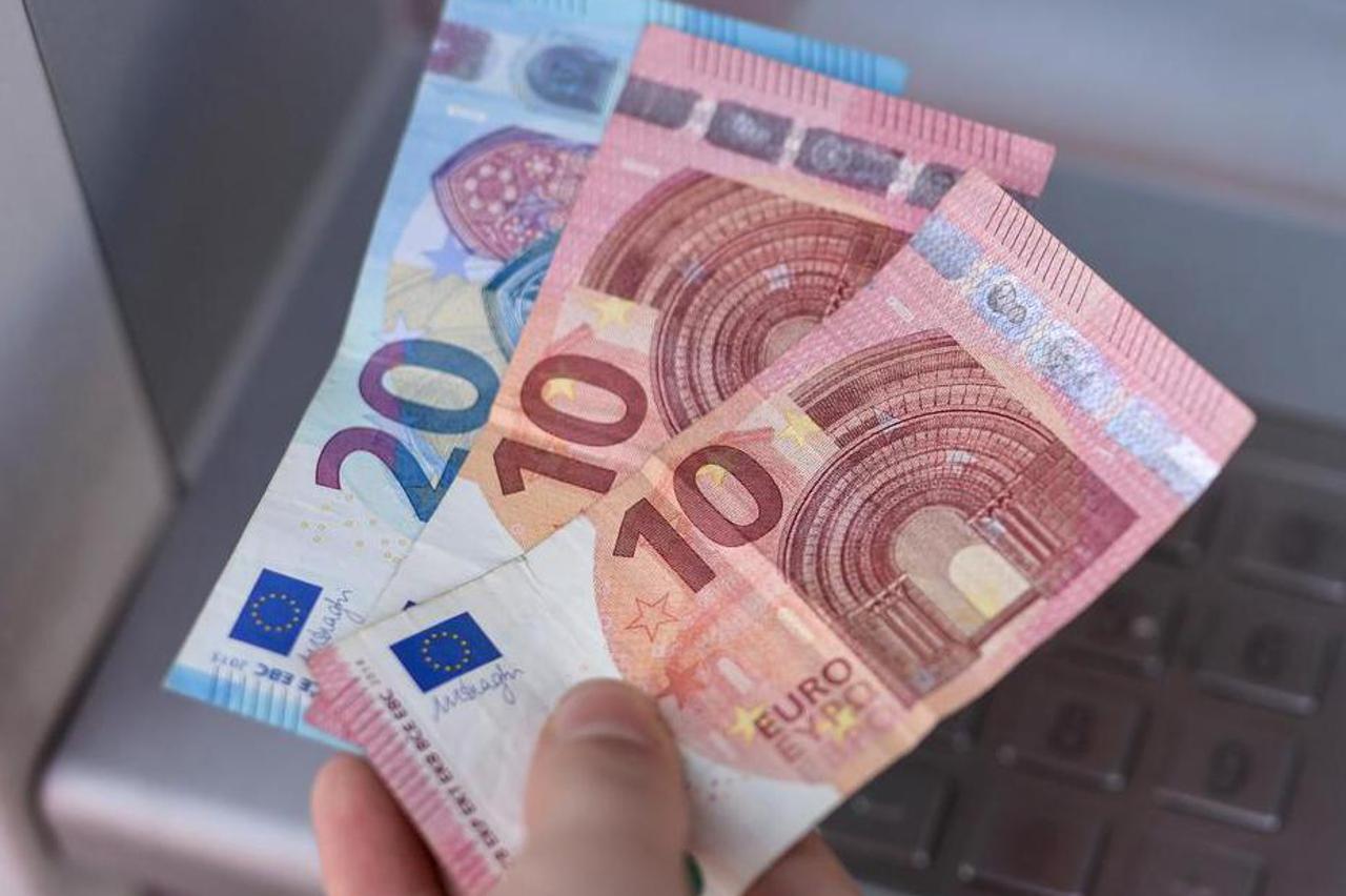 Od 1. siječnja euro postaje službena valuta u Hrvatskoj i nakon 29 godina zamijenit će kunu