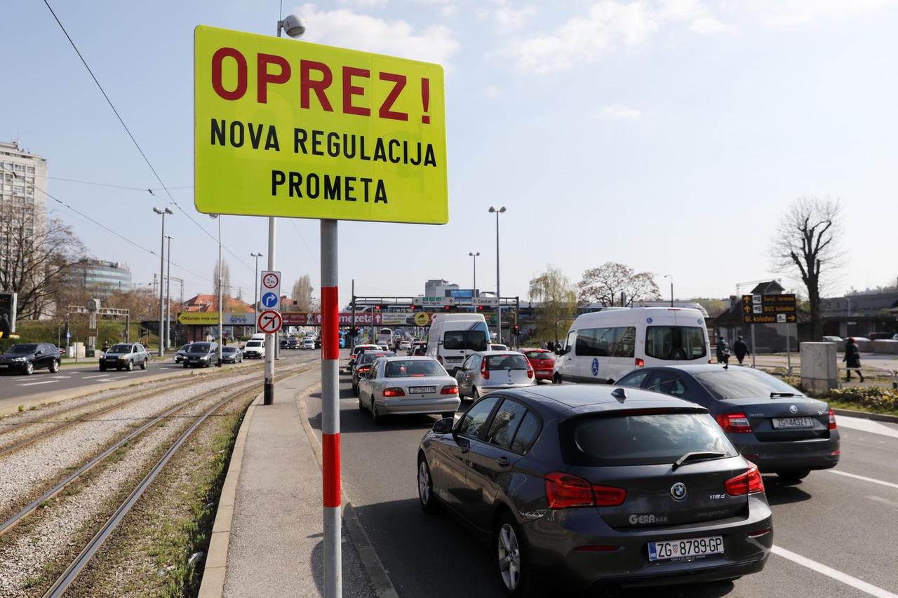 Zagreb: Nova prometna regulacija na križanju Držićeve i Branimirove