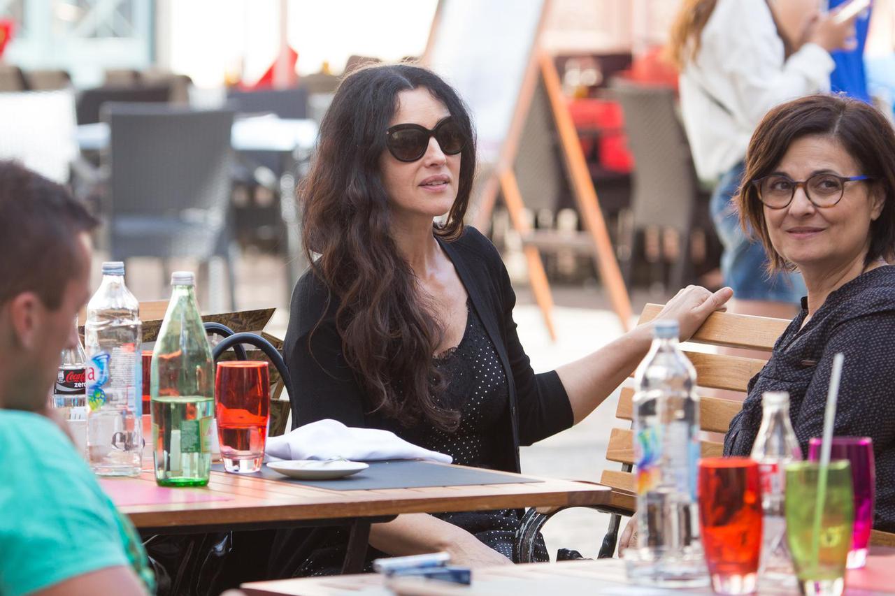 Dubrovnik: Monica Bellucci prošetala Stradunom i popila kavu
