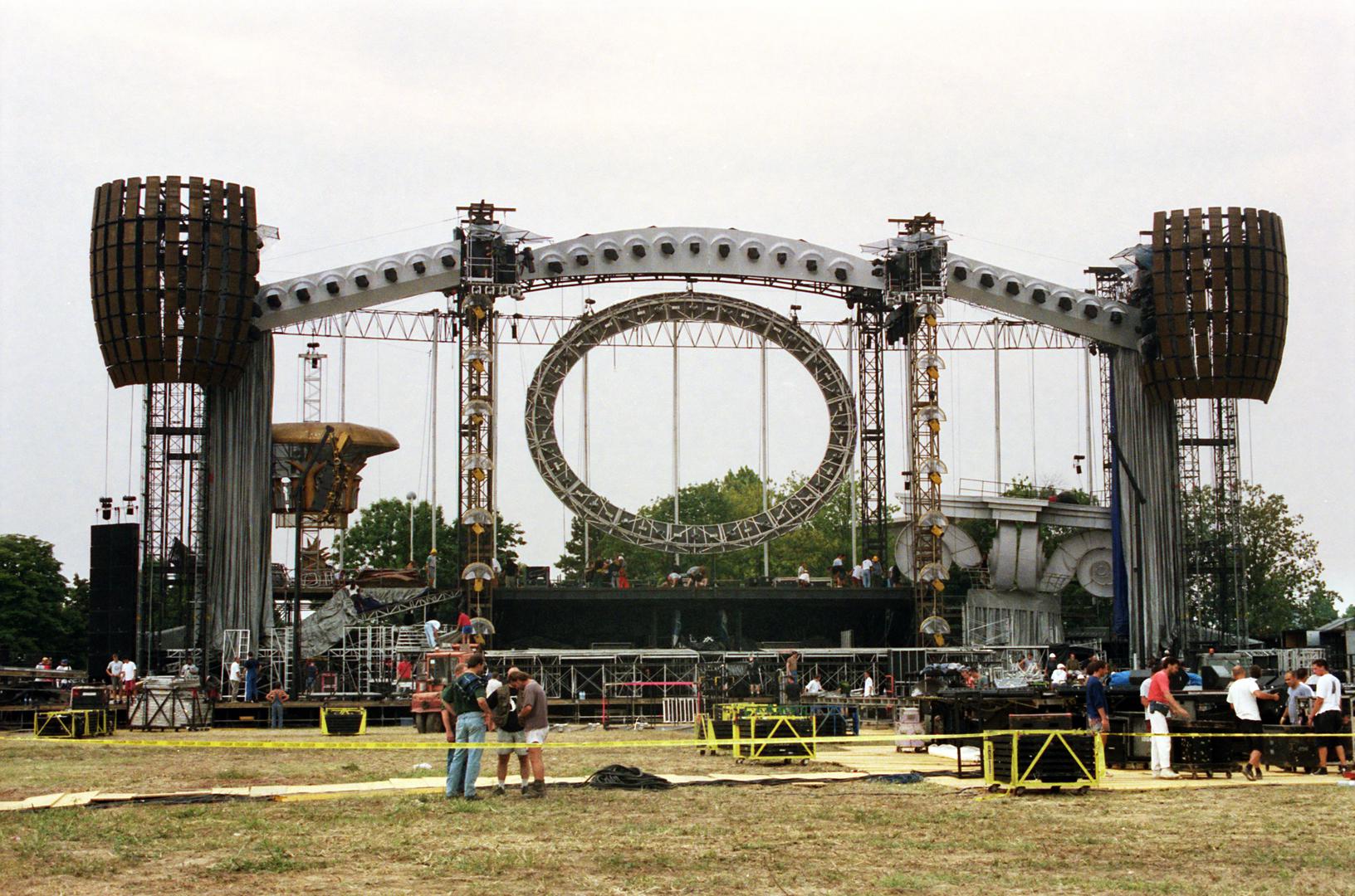 Jagger je “propričao” hrvatski, ulaznica je koštala 200 kuna, a tadašnje vjerske zajednice agitirale su protiv koncerta zbog – sotonizma. 