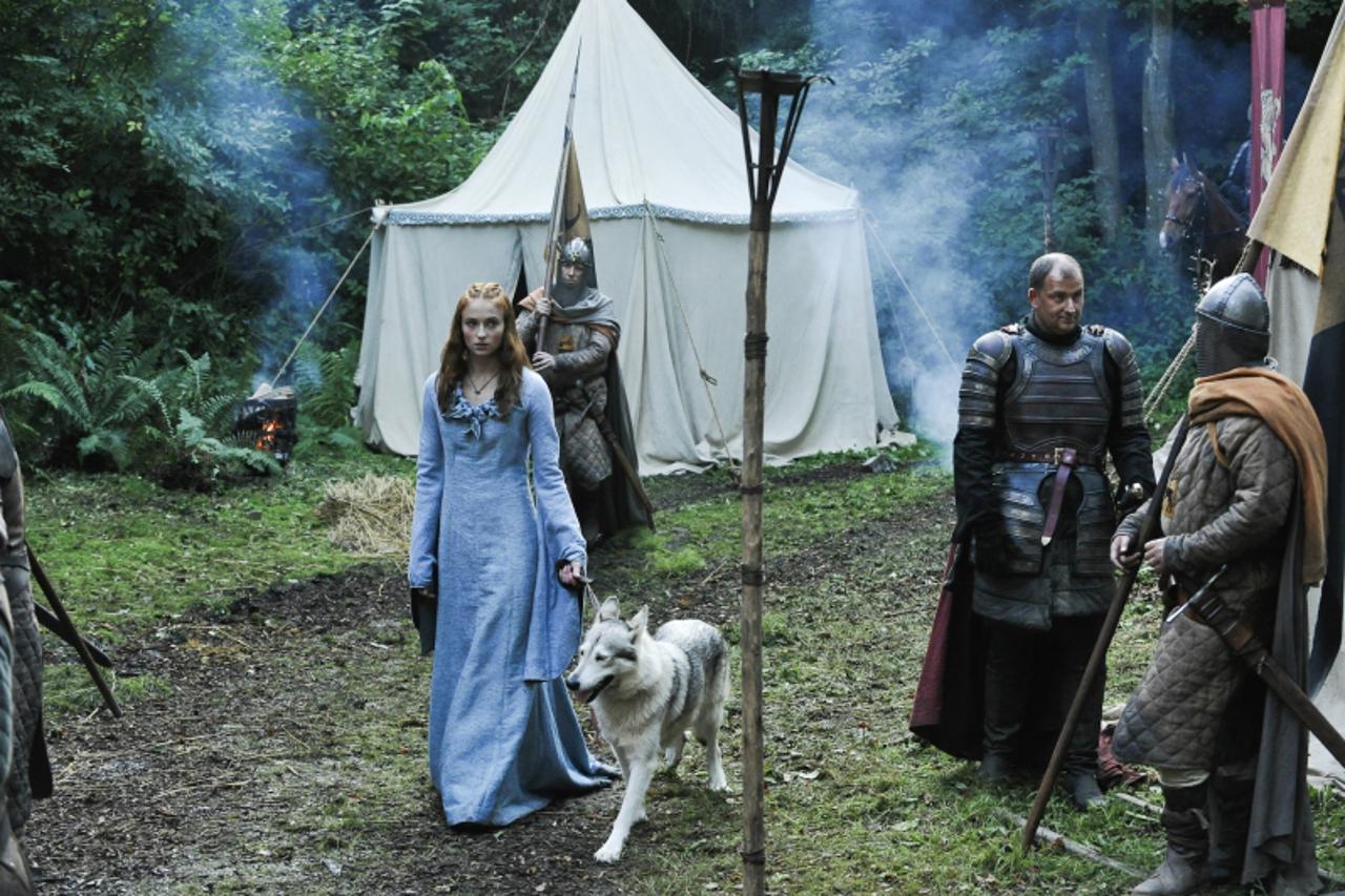 'thrones2_nnn_kul_230811'