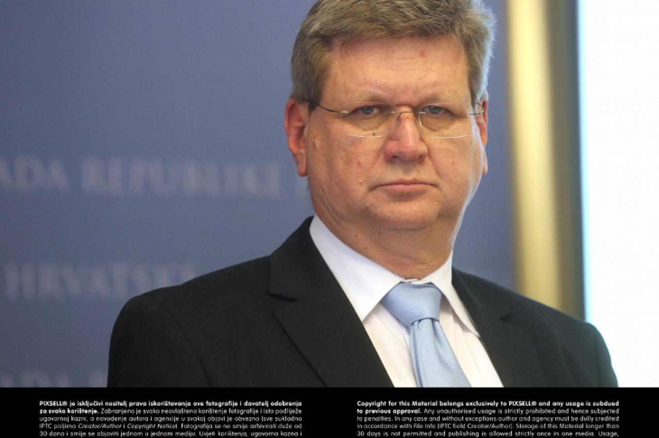 '18.06.2013., Zagreb - U Vladi je odrzana konferencija za medije podpredsjednice Vlade RH Milanke Opacic i ministra rada i socijalne politike Miranda Mrsica s temom Provedba garancije za mlade u Repub