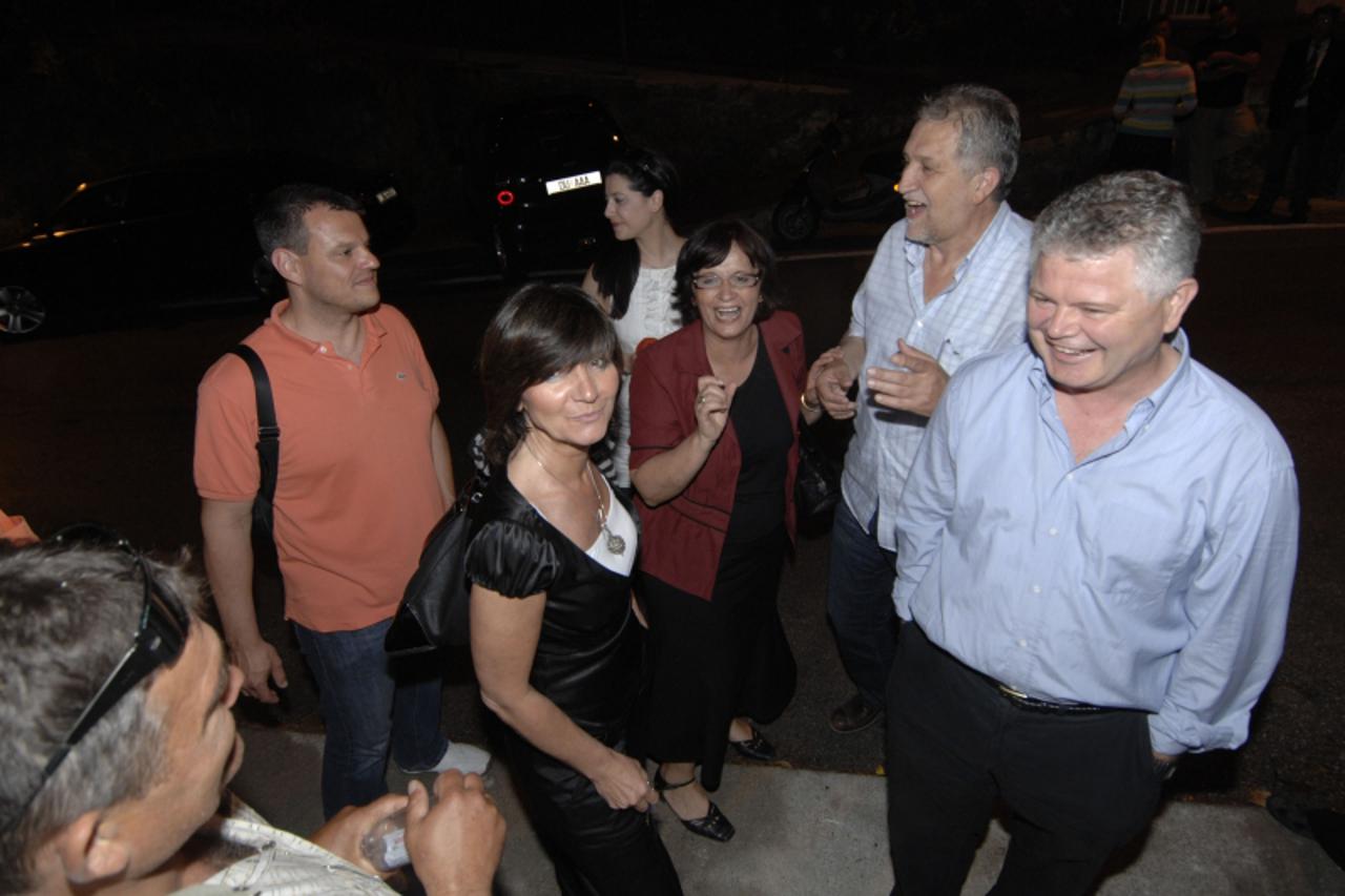 'dal-18.05.2009,dubrovnik  zajednicko slavlje andra vlahusica i pere vicana Photo: Zvonimir Pandza/Vecernji list'