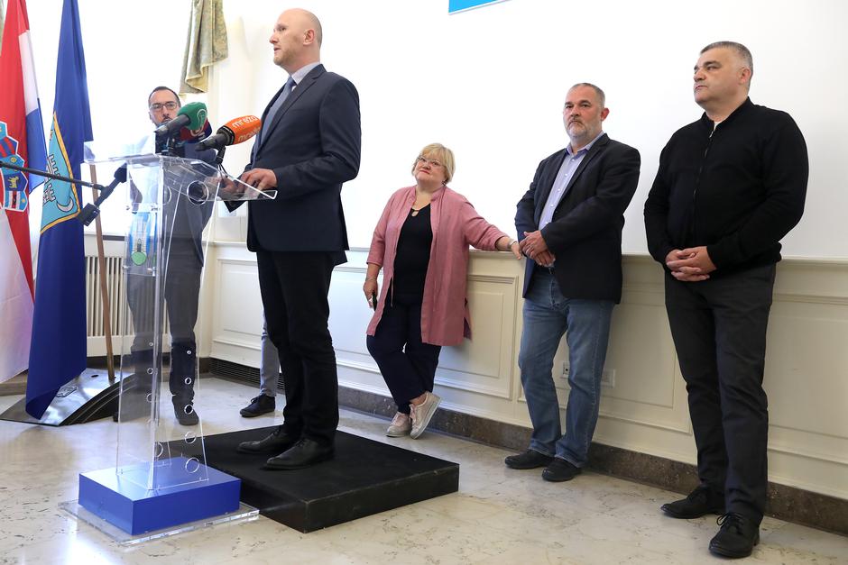 Zagreb: Oporbeni zastupnici Gradske skupštine održali konferenciju za medije