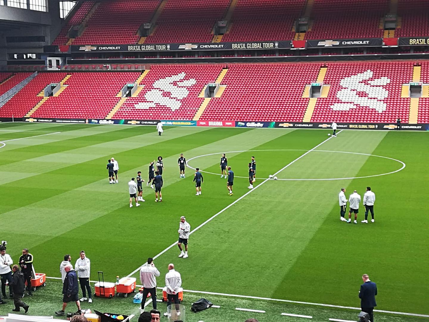 Brazilci su danas odradili trening na Anfieldu, nakon kojeg je njihov izbornik Tite otkrio sve karte.

