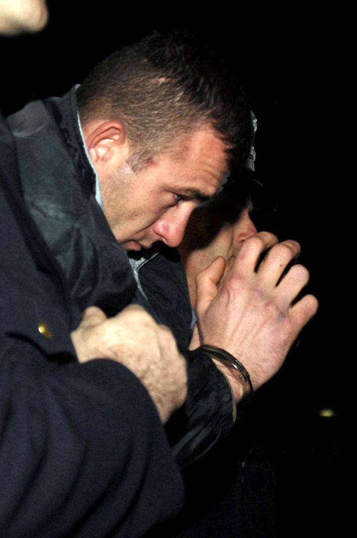 Policija je tragala za zelenim golfom s upečatljivim felgama. Nakon što su policajci obavili razgovor s bratom Luke Pezelja, želeći doznati je li možda on kobne subote vozio svoj zeleni golf, ubojica nije izdržao te je svom bratu priznao zločin. 