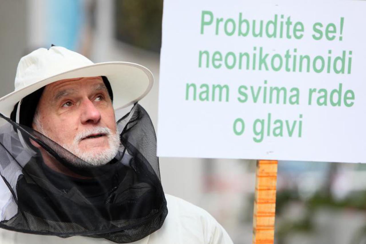prosvjed pčelara,opatija (1)