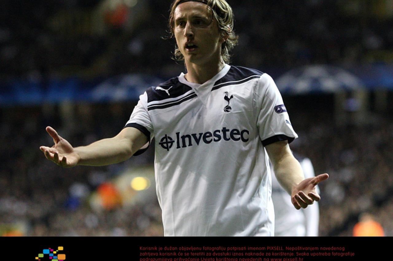 'Tottenham Hotspur\'s Luka Modric appeals to the linesman Photo: Press Association/Pixsell'