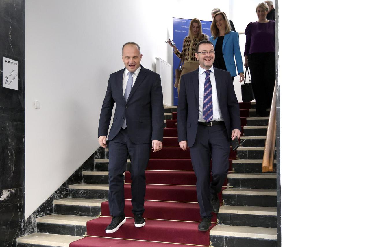 Zagreb: Zastupnici SDP-a napustili sabornicu